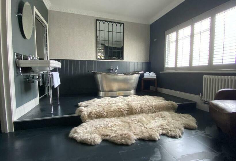 جناح سرير كينج, 38 St Giles