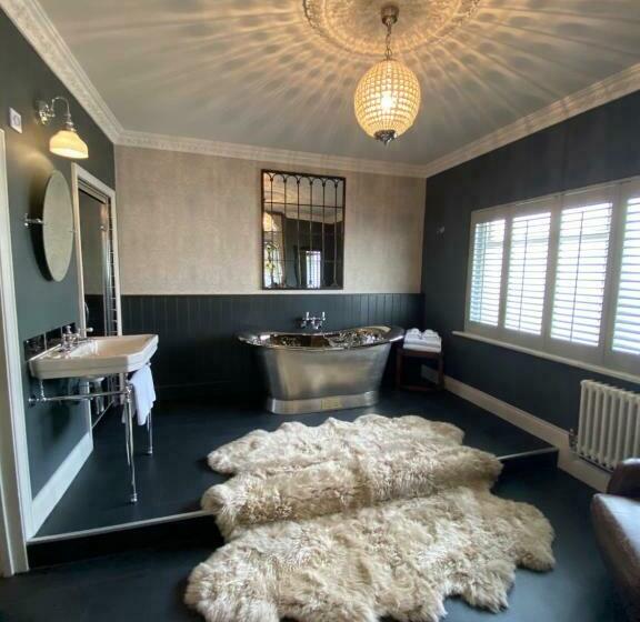 جناح سرير كينج, 38 St Giles