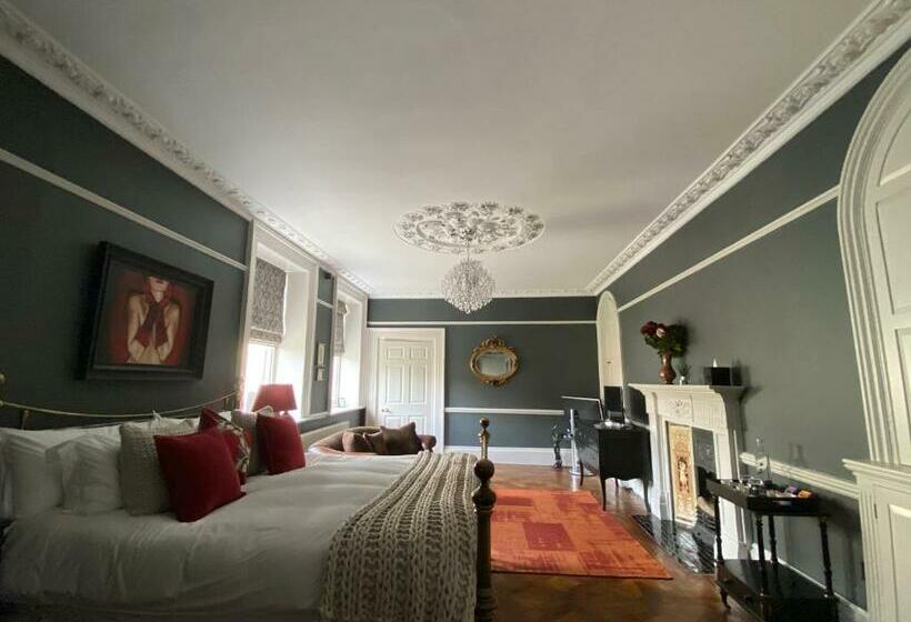 جناح سرير كينج, 38 St Giles