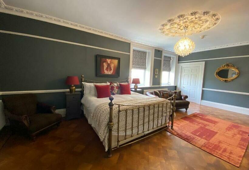 جناح سرير كينج, 38 St Giles