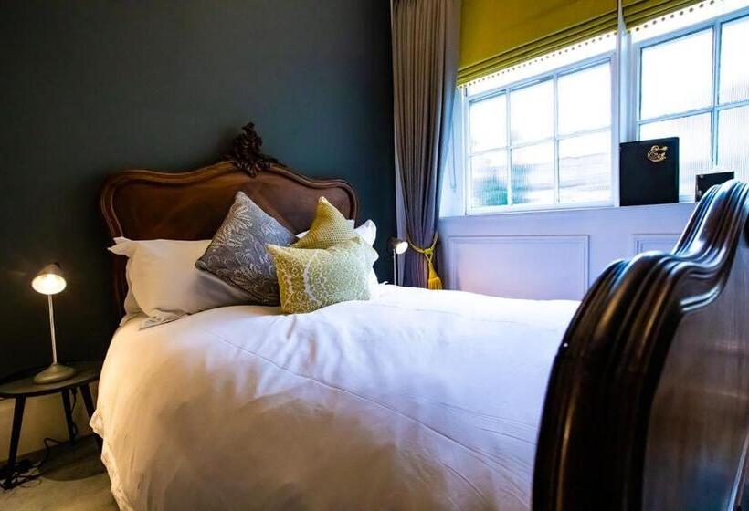 غرفة أساسية, 38 St Giles