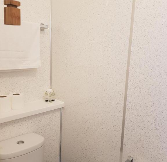 חדר בסיסי, Victoria Lodge