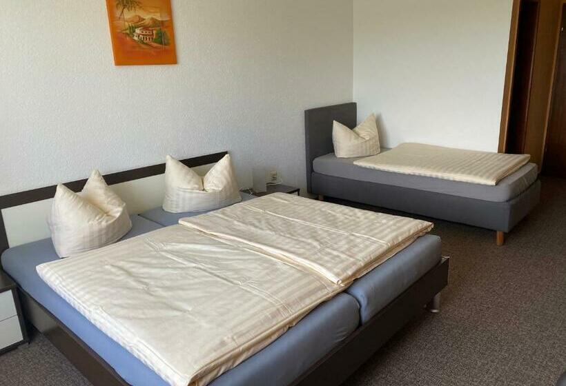 标准三人间, Berggasthof Bayernturm