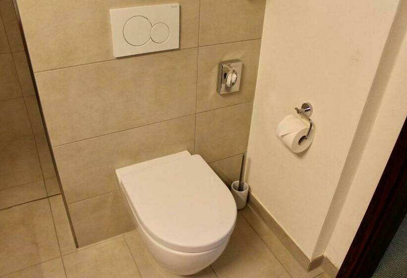 컴포트 룸, Donnersberg