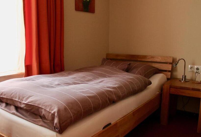 스탠다드 싱글 룸, Donnersberg