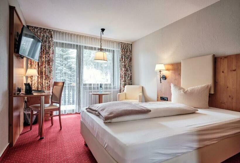 Quarto Standard Individual com Balcão, Hochfirst