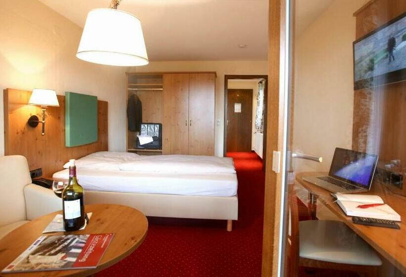 Quarto Standard Individual com Balcão, Hochfirst