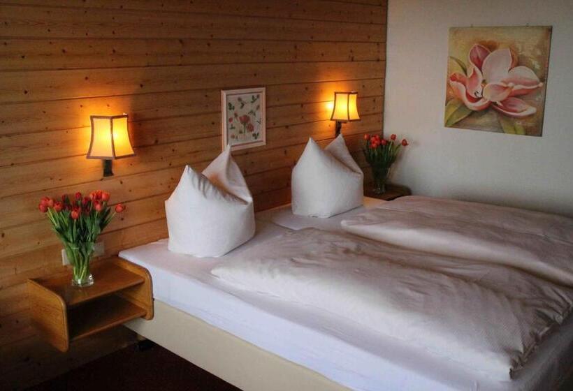 Quarto Triplo Standart, Hochfirst