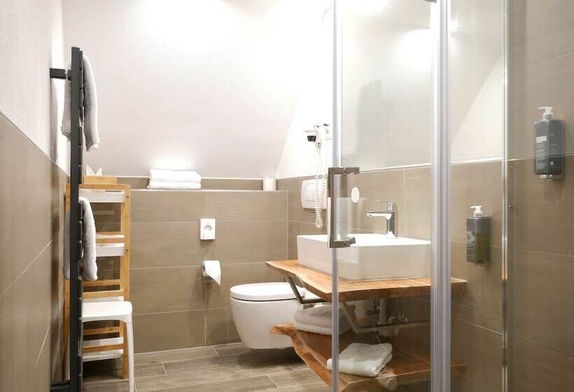 Quarto Familiar, Hochfirst