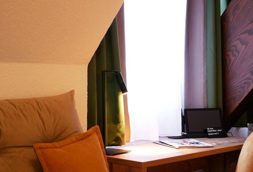 Quarto Familiar, Hochfirst