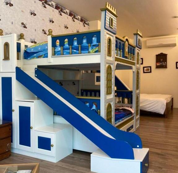 اتاق لوکس چهار تخته, Tree Lake B&b Hualien