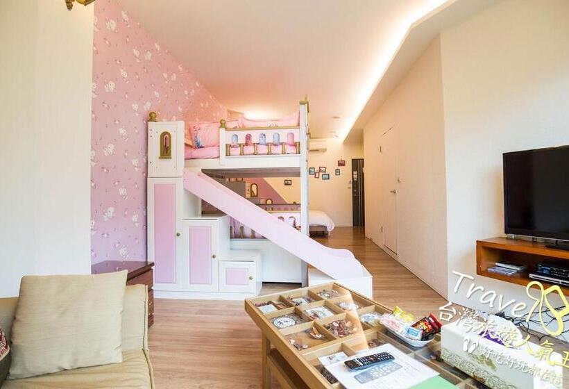 اتاق لوکس چهار تخته, Tree Lake B&b Hualien