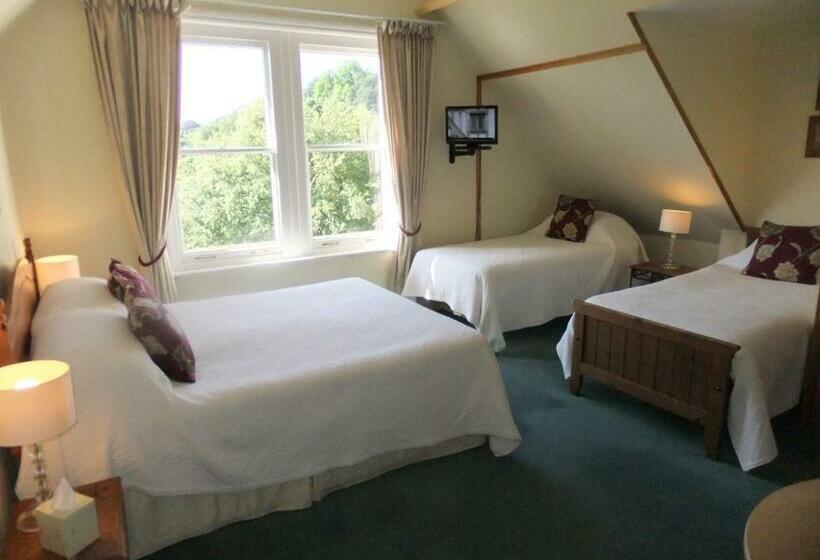 ファミリールーム, Elgin Villa