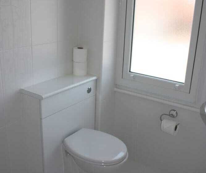 חדר משפחתי, Linhill Guest House