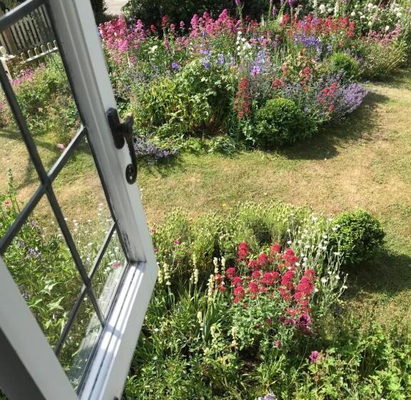 デラックスルーム, Mulleys Cottage