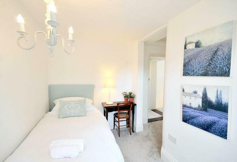 Номер Стандарт Индивидуальный, Poplars Farm