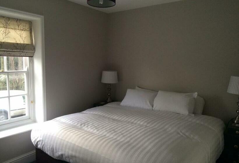 Номер Стандарт, The Boathouse