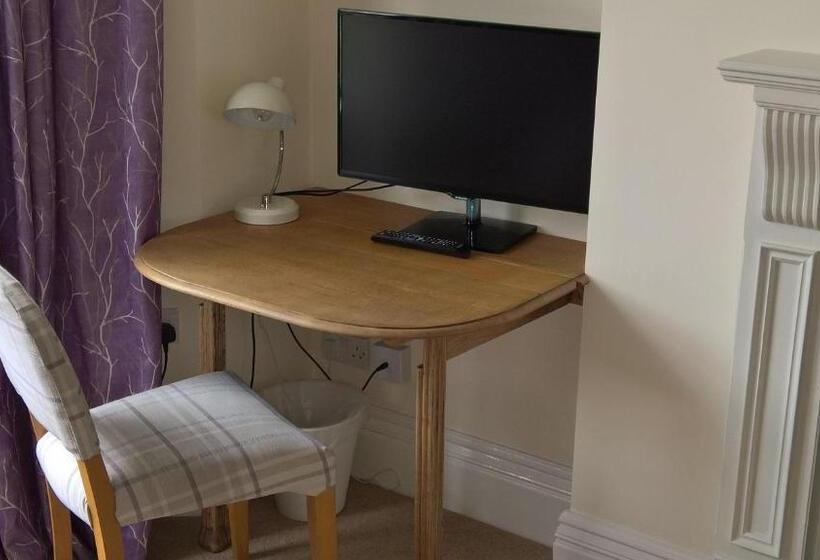 デラックスルーム, The Hive At 52