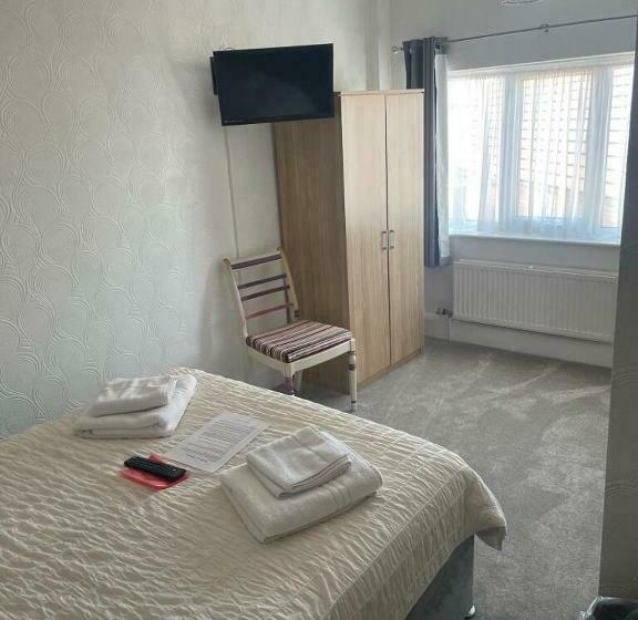 غرفة قياسية, The Saxby