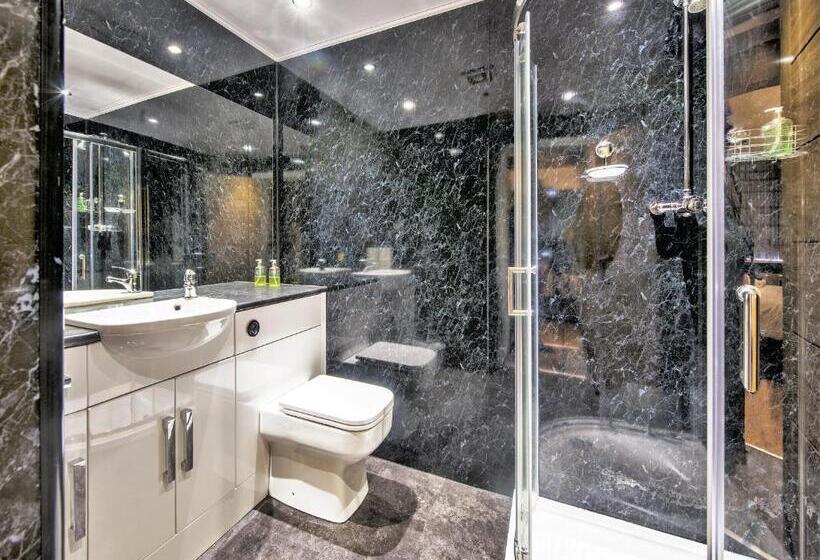 חדר משפחתי, Dolphin Rooms