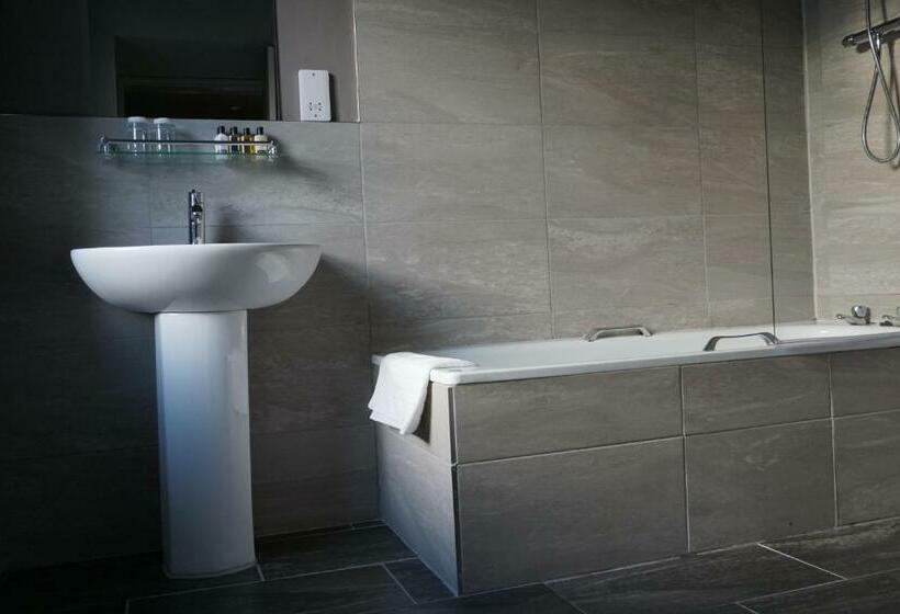 Номер Deluxe, Lochside