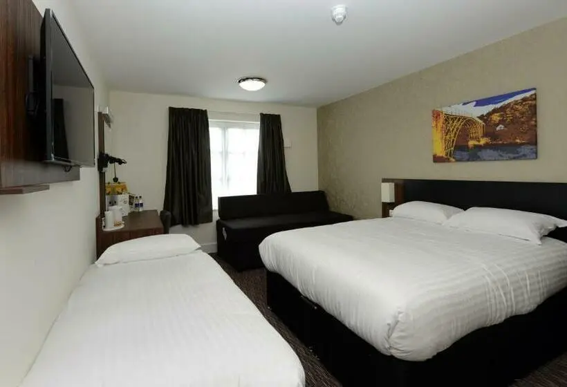 Perhehuone, Mermaid, Ipswich By Marston's Inns