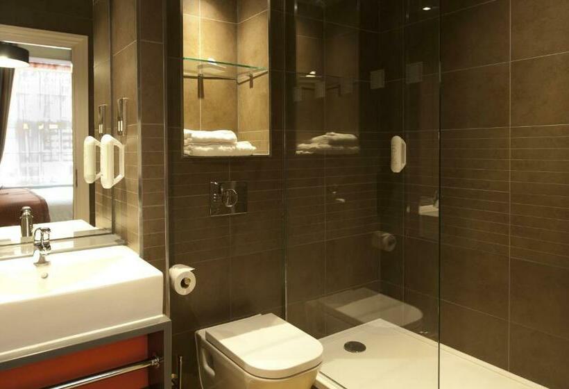 스탠다드 룸, The Last Post Wetherspoon