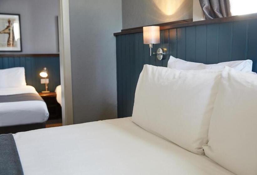 ファミリールーム, The Spyglass & Kettle By Greene King Inns