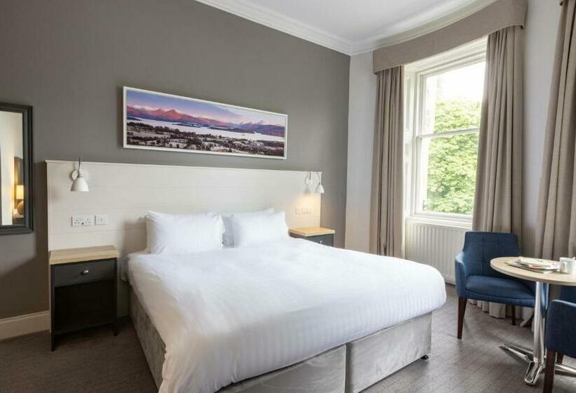 수피리어 룸, The Tarbet