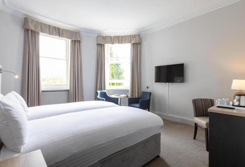 수피리어 룸, The Tarbet