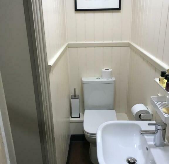 스탠다드 룸, Wheatsheaf