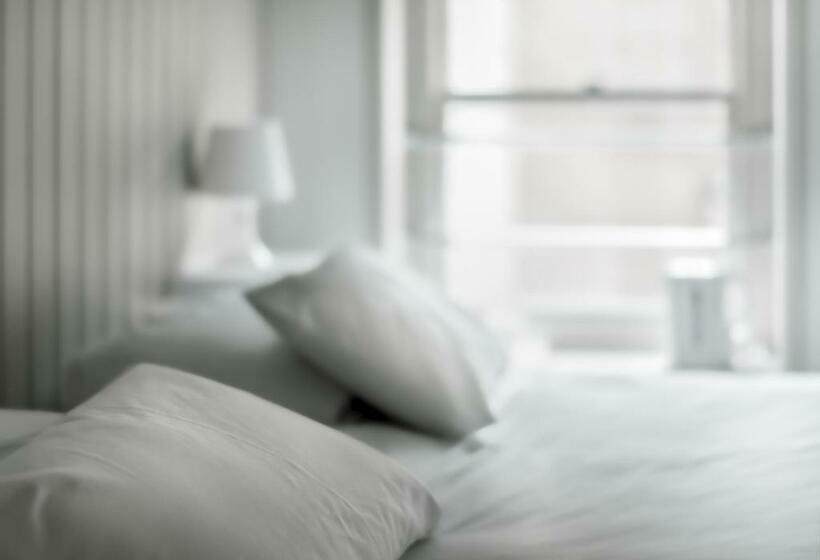 스탠다드 룸, Wheatsheaf