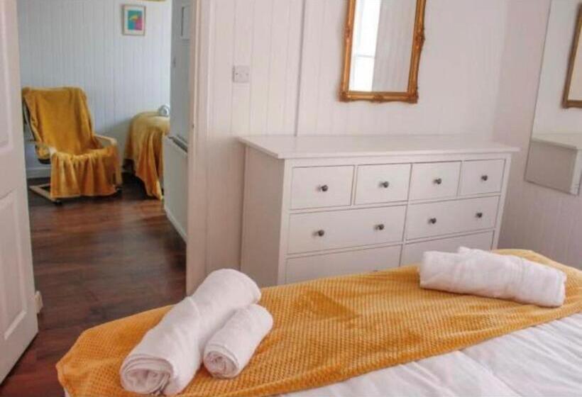 스탠다드 트리플 룸, Wheatsheaf