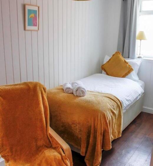 스탠다드 트리플 룸, Wheatsheaf