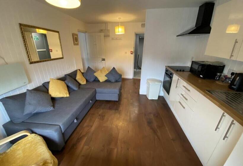 침실 1개 아파트, Wheatsheaf