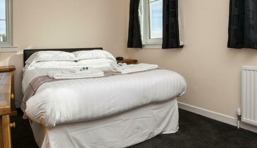 اتاق استاندارد, Tuckers Inn