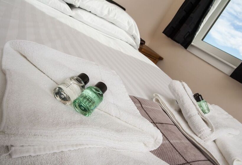 اتاق استاندارد, Tuckers Inn