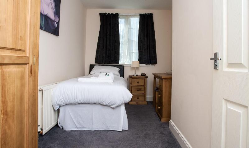 اتاق استاندارد یک نفره, Tuckers Inn