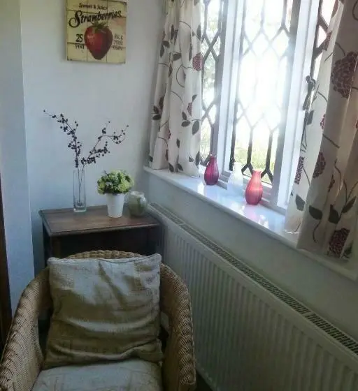 Standard Kolmen Hengen Huone, Strawberry Cottage B&b