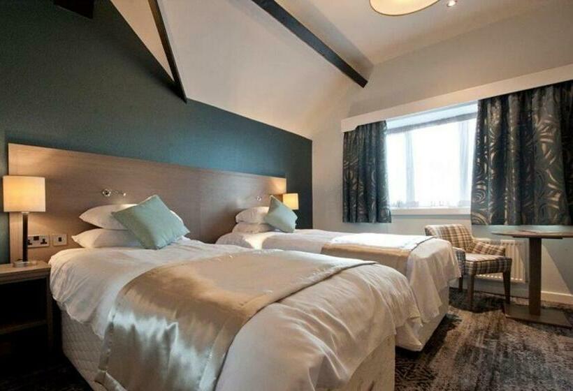 اتاق خانوادگی, The Portland Hotel Wetherspoon