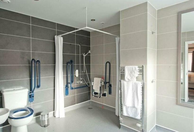 اتاق استاندارد برای معلولان, The Portland Hotel Wetherspoon