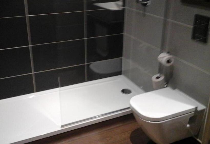 חדר סטנדרט יחיד, The Portland Hotel Wetherspoon