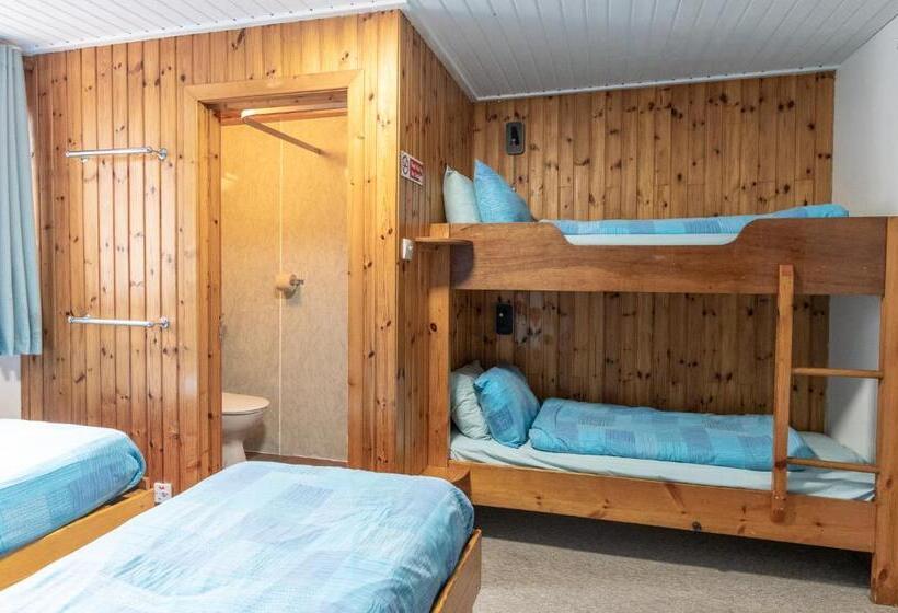 Семейный Номер, Insh Hall