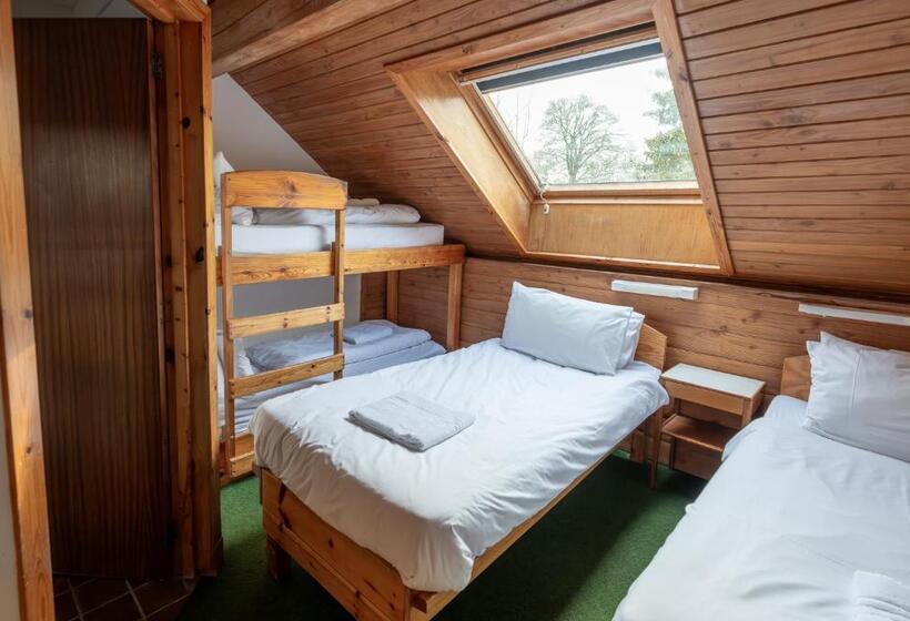 Семейный Номер, Insh Hall