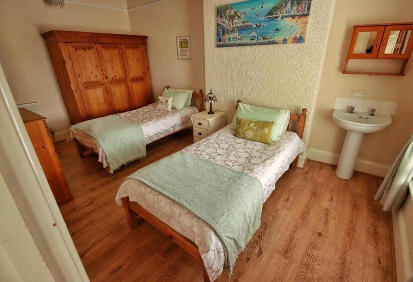 اتاق سوپریور چهار تخته, Beaches Guesthouse