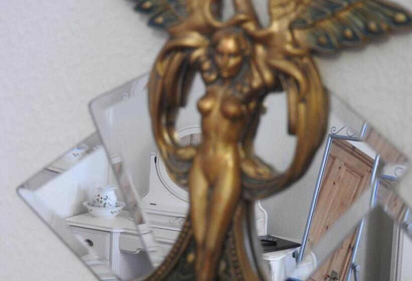 اتاق سوپریور چهار تخته, Beaches Guesthouse