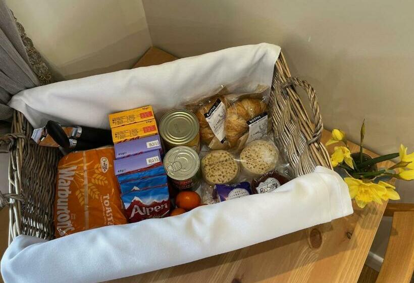 Superior room with lake view, Highside Farm