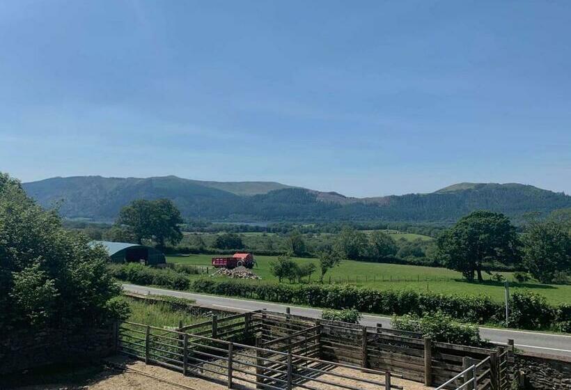 Superior room with lake view, Highside Farm