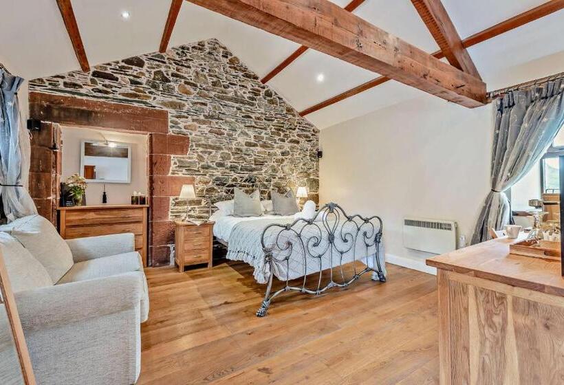 Superior room with lake view, Highside Farm