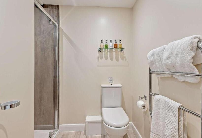 豪华房间, Highside Farm